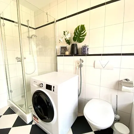 Step Apartments - Large, Luxurious And Central Appartement